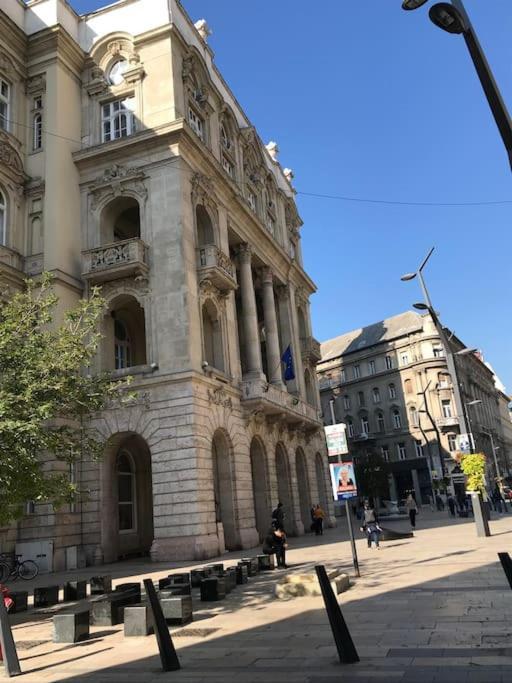 Stylish Apartment Near The River Budapest Exteriör bild