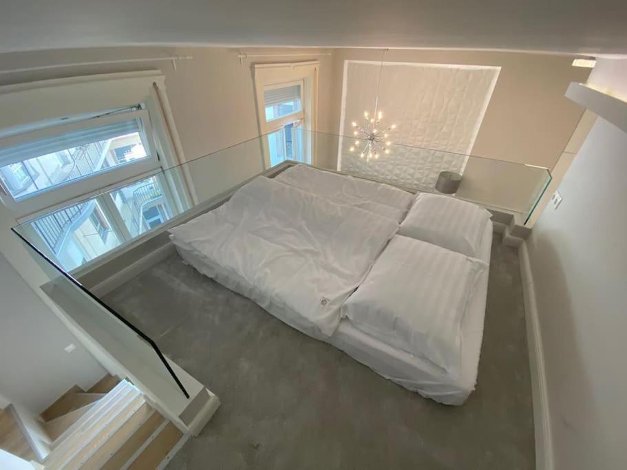 Stylish Apartment Near The River Budapest Exteriör bild