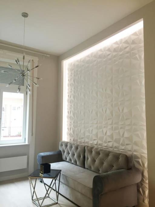 Stylish Apartment Near The River Budapest Exteriör bild